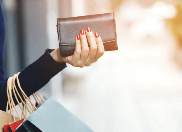 Choosing the Perfect Designer Wallet: Must-Have Picks for Women